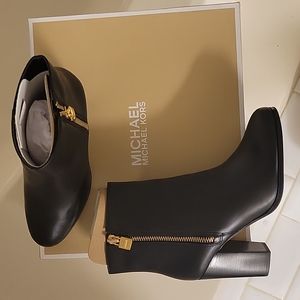 New Without Tag - Michael Kors Margaret Bootie VACHETTA